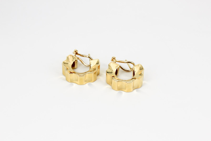 Pendiente de oro de 18k. de segunda mano. Joyería de ocasión | ROYALHYSTERIA
