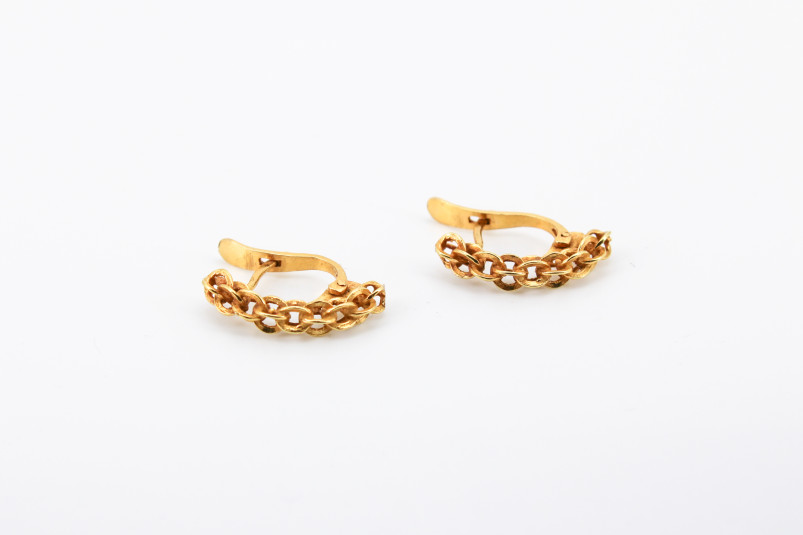 Pendiente de oro de 18k. de segunda mano. Joyería de ocasión | ROYALHYSTERIA