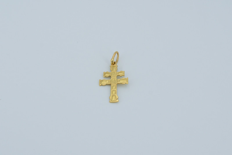 Cruz de oro de 18k. de segunda mano. Joyería de ocasión | ROYALHYSTERIA