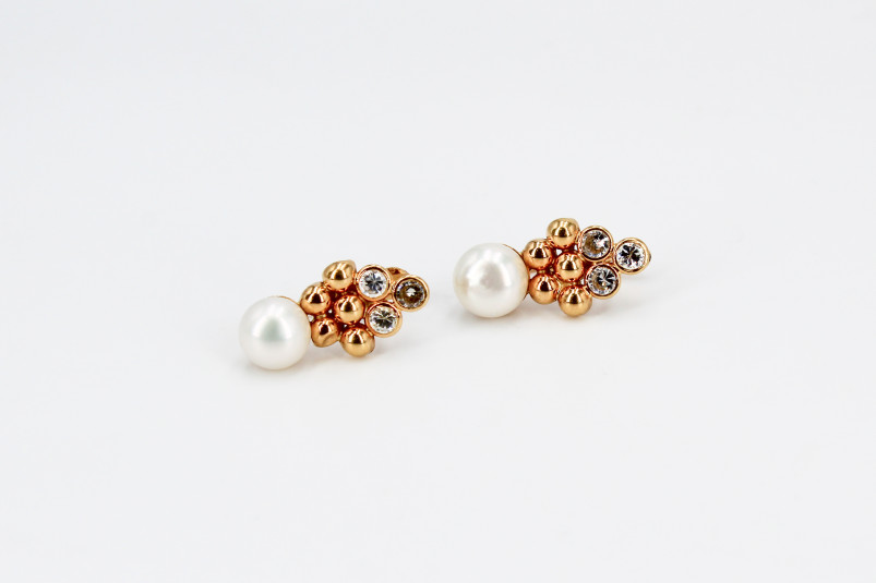 Pendiente de oro de 18k. de segunda mano. Joyería de ocasión | ROYALHYSTERIA