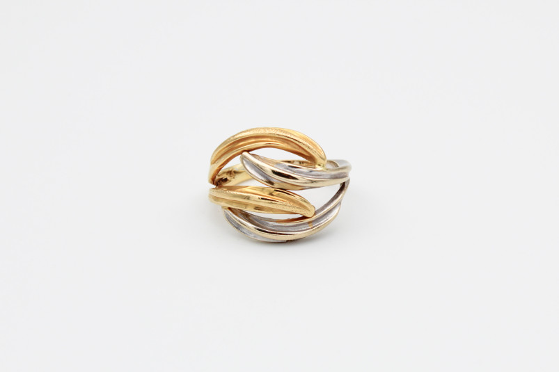 Anillo de oro combinado de 18k. de segunda mano. Joyería de ocasión | ROYALHYSTERIA