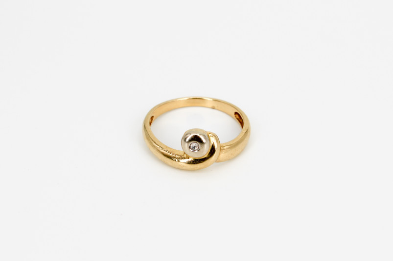 Anillo de oro combinado de 18k. de segunda mano. Joyería de ocasión | ROYALHYSTERIA