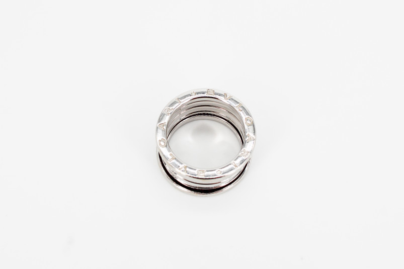 Anillo de oro blanco de 18k. de segunda mano. Joyería de ocasión | ROYALHYSTERIA