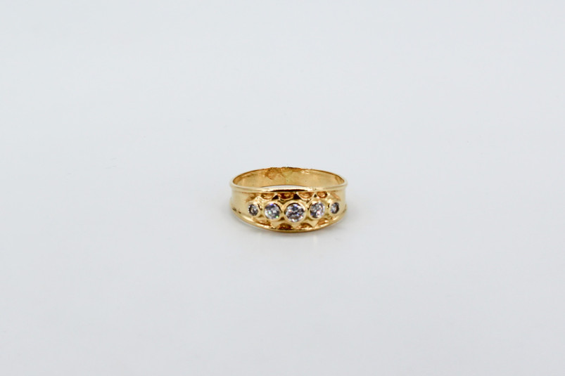 Anillo de oro de 18k. de segunda mano. Joyería de ocasión | ROYALHYSTERIA