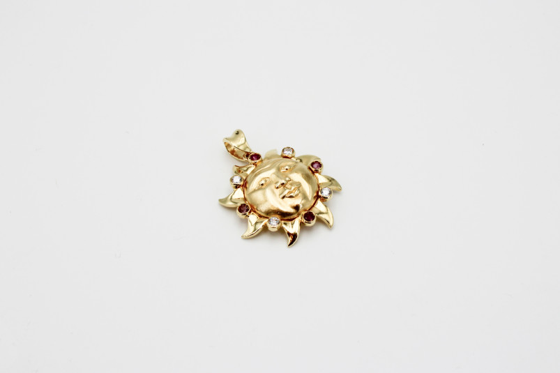 Colgante de oro de 18k. de segunda mano. Joyería de ocasión | ROYALHYSTERIA