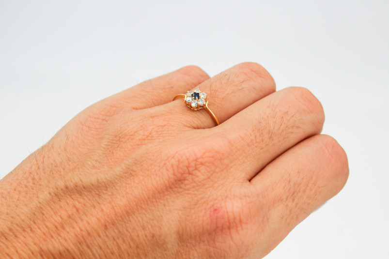 Anillo de oro de 18k. de segunda mano. Joyería de ocasión | ROYALHYSTERIA