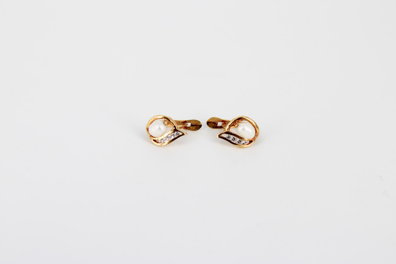 Pendiente de oro de 18k. de segunda mano. Joyería de ocasión | ROYALHYSTERIA