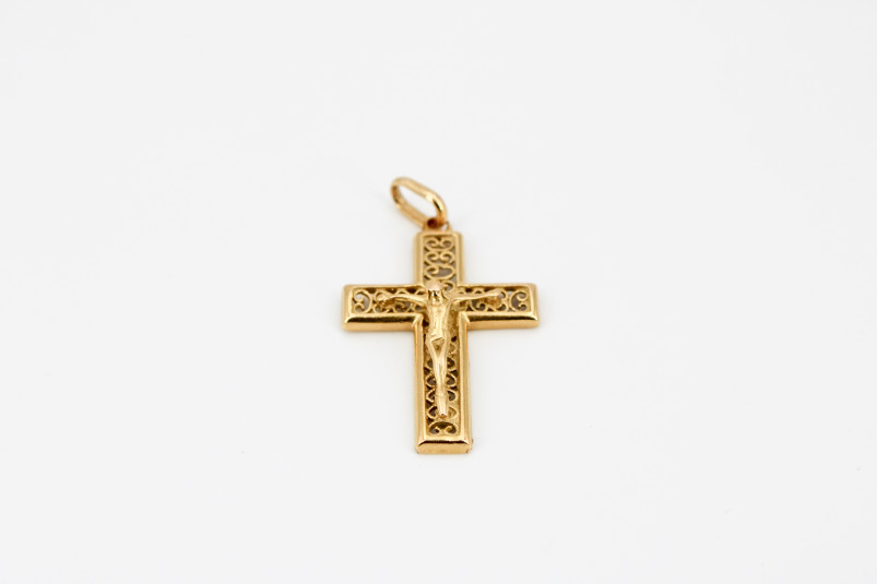 Cruz de oro de 18k. de segunda mano. Joyería de ocasión | ROYALHYSTERIA