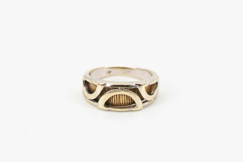 Anillo de oro combinado de 18k. de segunda mano. Joyería de ocasión | ROYALHYSTERIA