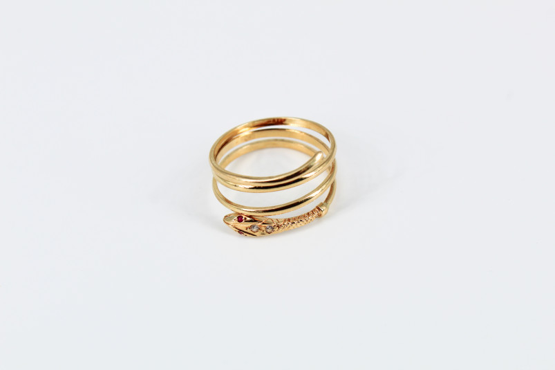 Anillo de oro de 18k. de segunda mano. Joyería de ocasión | ROYALHYSTERIA