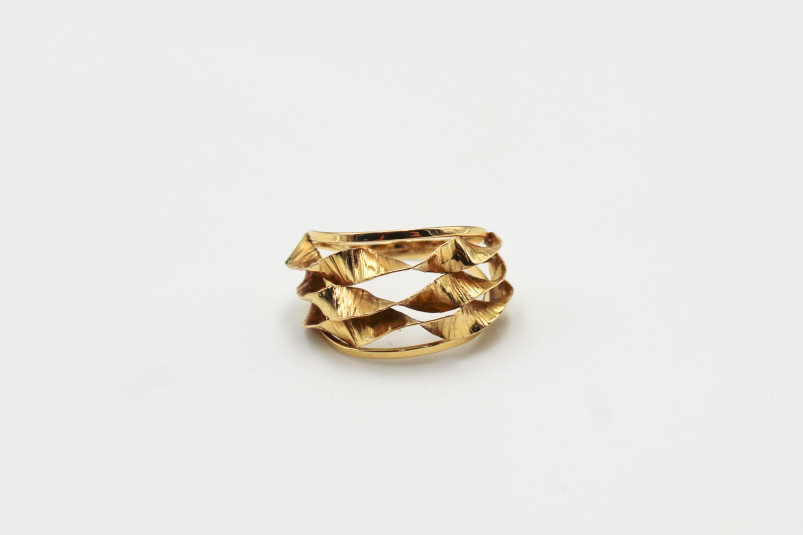 Anillo de oro de 18k. de segunda mano. Joyería de ocasión | ROYALHYSTERIA