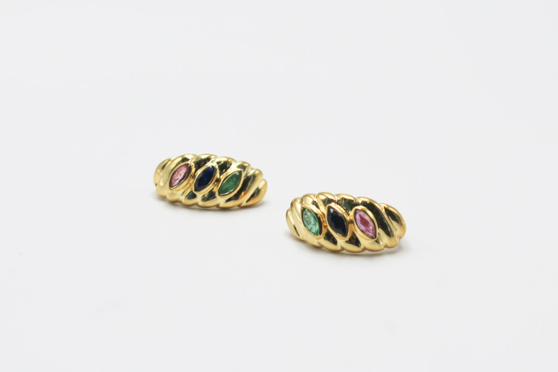 Pendiente de oro de 18k. de segunda mano. Joyería de ocasión | ROYALHYSTERIA