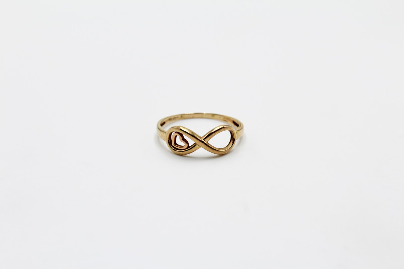 Anillo de oro de 18k. de segunda mano. Joyería de ocasión | ROYALHYSTERIA