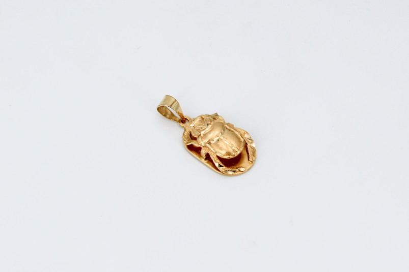 Colgante de oro de 18k. de segunda mano. Joyería de ocasión | ROYALHYSTERIA