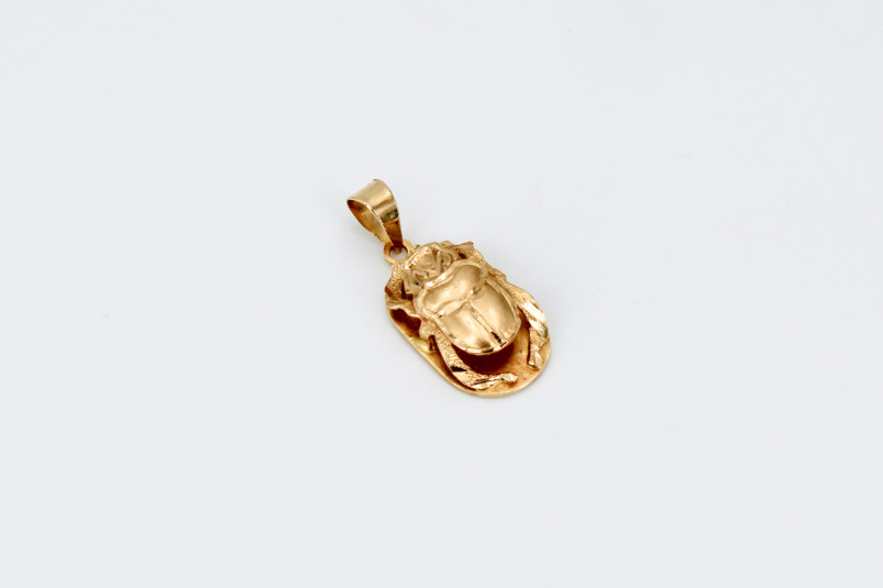 Colgante de oro de 18k. de segunda mano. Joyería de ocasión | ROYALHYSTERIA