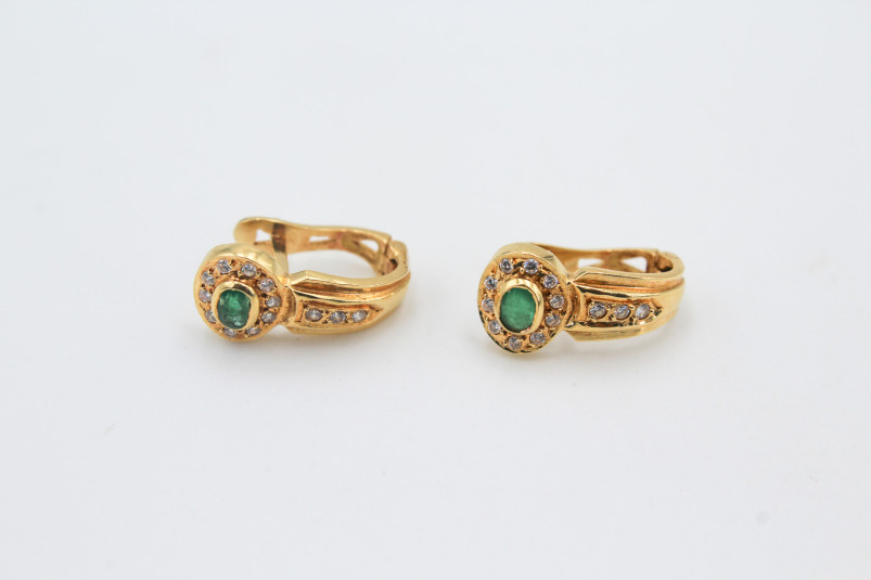 Pendiente de oro de 18k. de segunda mano. Joyería de ocasión | ROYALHYSTERIA