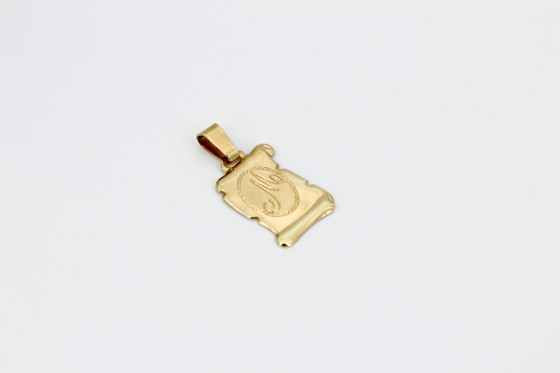 Colgante de oro de 18k. de segunda mano. Joyería de ocasión | ROYALHYSTERIA