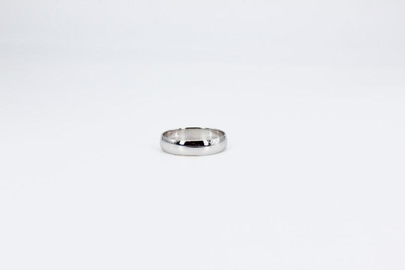 Alianza de oro blanco de 18k. de segunda mano. Joyería de ocasión | ROYALHYSTERIA