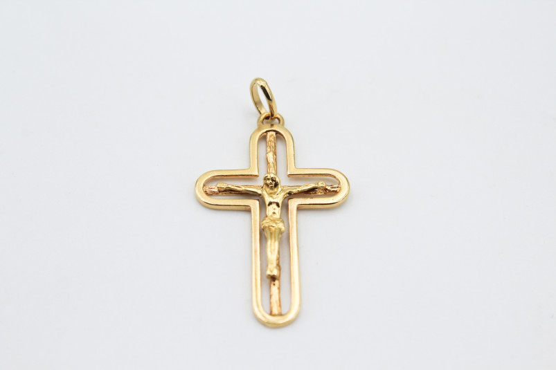 Cruz de oro de 18k. de segunda mano. Joyería de ocasión | ROYALHYSTERIA
