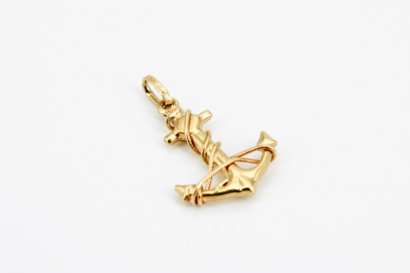 Colgante de oro de 18k. de segunda mano. Joyería de ocasión | ROYALHYSTERIA