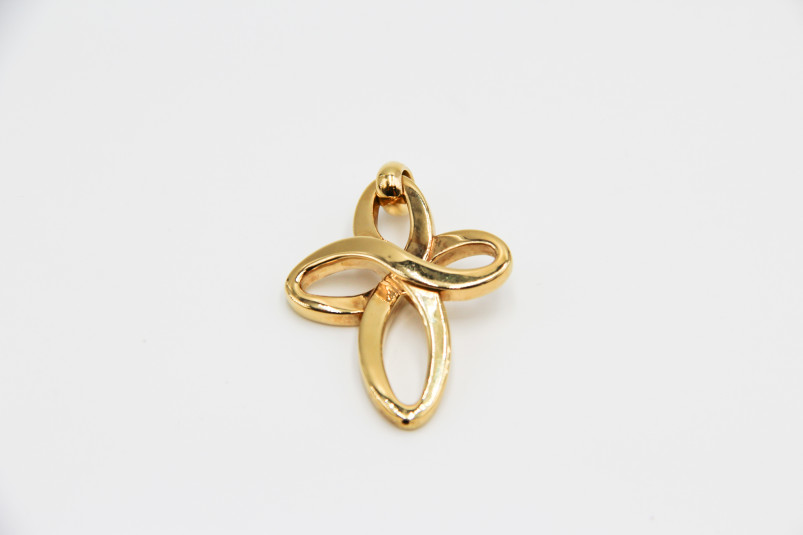 Cruz de oro de 18k. de segunda mano. Joyería de ocasión | ROYALHYSTERIA