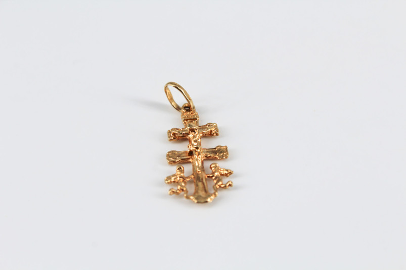 Cruz de oro de 18k. de segunda mano. Joyería de ocasión | ROYALHYSTERIA