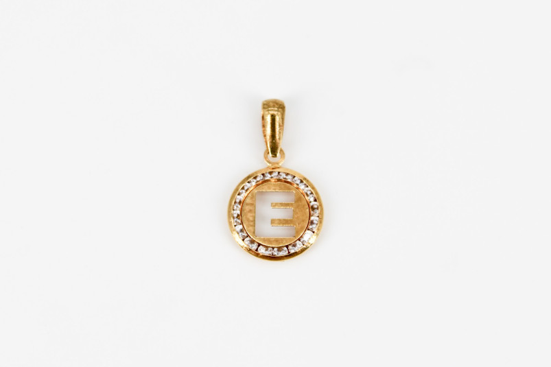 Colgante de oro de 18k. de segunda mano. Joyería de ocasión | ROYALHYSTERIA
