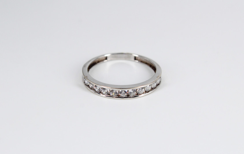 Anillo de oro blanco de 18k. de segunda mano. Joyería de ocasión | ROYALHYSTERIA