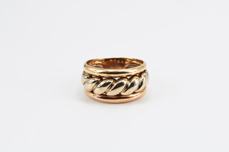 Anillo de oro de 18k. de segunda mano. Joyería de ocasión | ROYALHYSTERIA