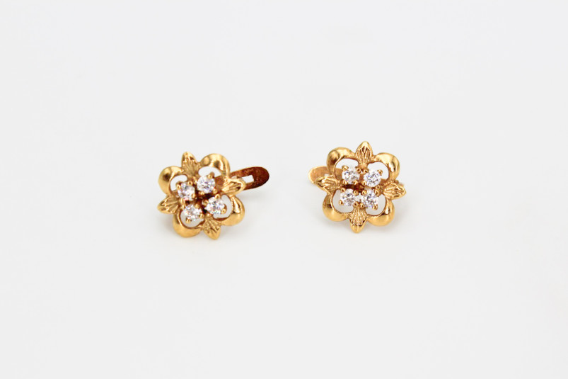 Pendiente de oro de 18k. de segunda mano. Joyería de ocasión | ROYALHYSTERIA