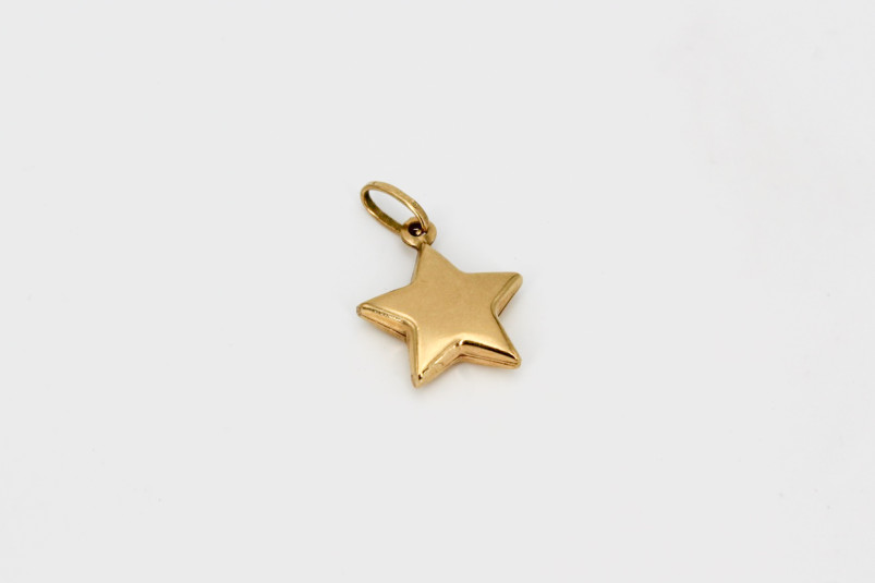 Colgante de oro de 18k. de segunda mano. Joyería de ocasión | ROYALHYSTERIA