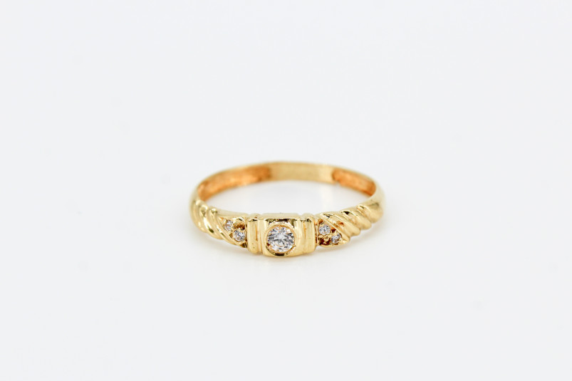 Anillo de oro de 18k. de segunda mano. Joyería de ocasión | ROYALHYSTERIA