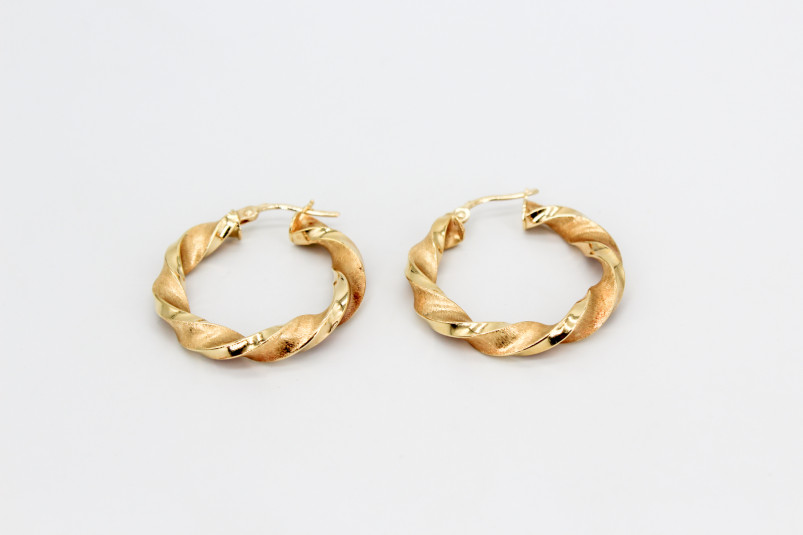 Aro de oro de 18k. de segunda mano. Joyería de ocasión | ROYALHYSTERIA