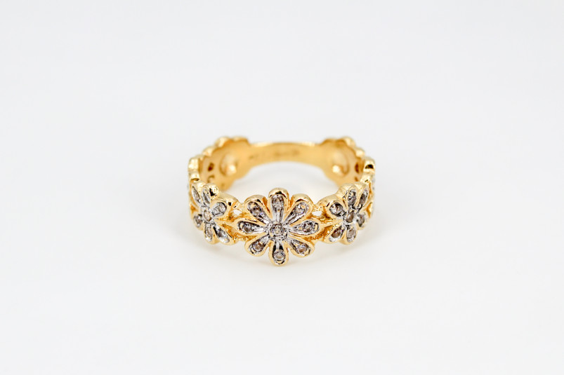 Anillo de oro de 18k. de segunda mano. Joyería de ocasión | ROYALHYSTERIA