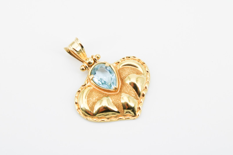Colgante de oro de 18k. de segunda mano. Joyería de ocasión | ROYALHYSTERIA
