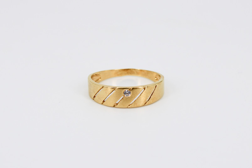 Anillo de oro de 18k. de segunda mano. Joyería de ocasión | ROYALHYSTERIA