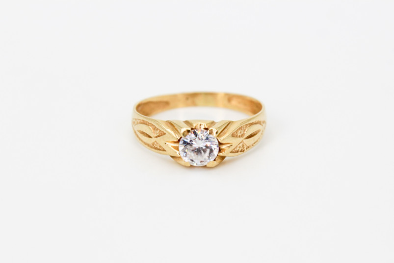 Solitario de oro de 18k. de segunda mano. Joyería de ocasión | ROYALHYSTERIA
