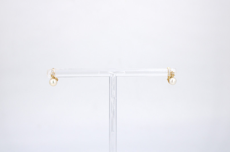 Pendiente de oro de 18k. de segunda mano. Joyería de ocasión | ROYALHYSTERIA