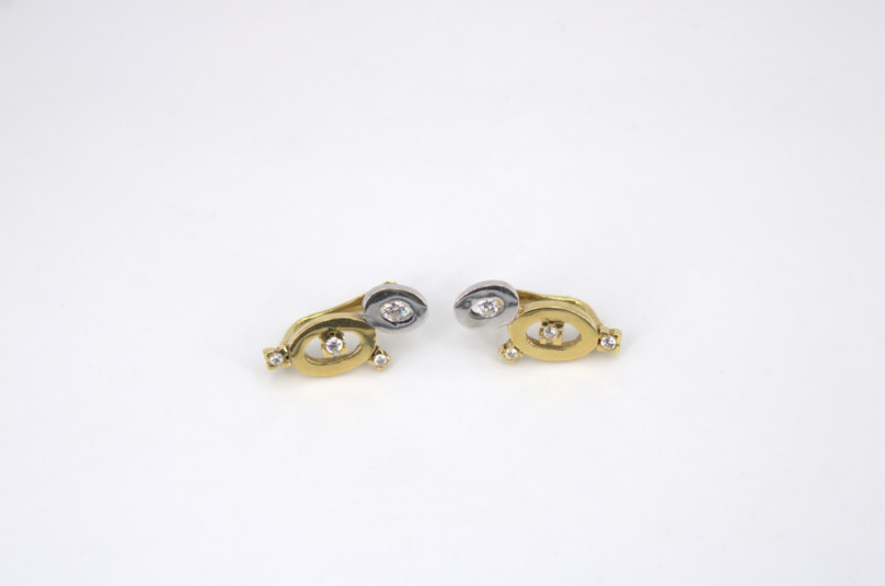 Pendiente de oro combinado de 18k. de segunda mano. Joyería de ocasión | ROYALHYSTERIA