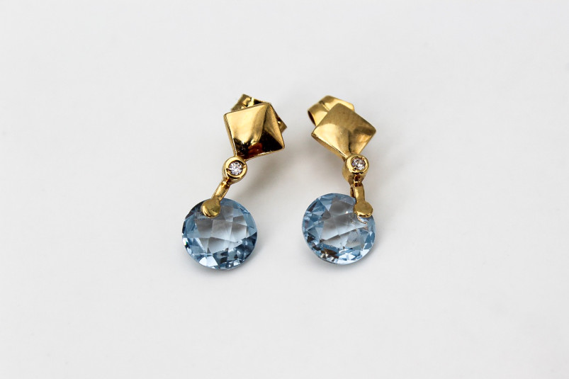 Pendiente de oro de 18k. de segunda mano. Joyería de ocasión | ROYALHYSTERIA