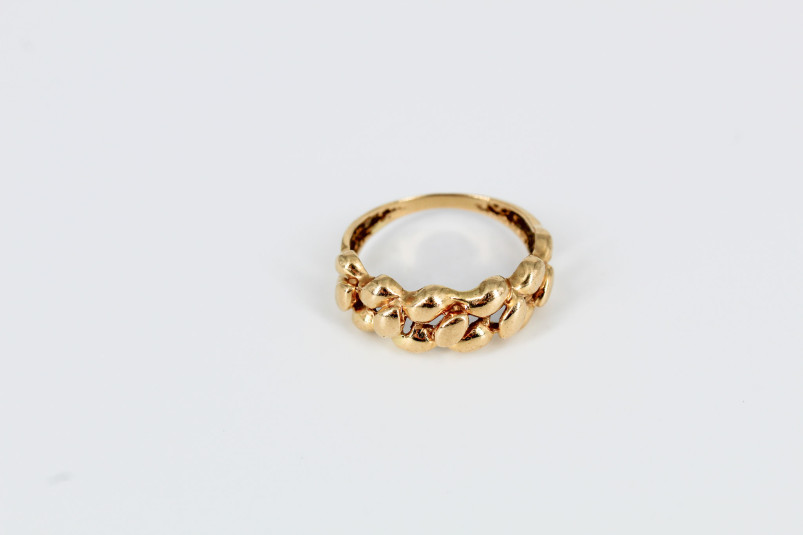 Anillo de oro de 18k. de segunda mano. Joyería de ocasión | ROYALHYSTERIA