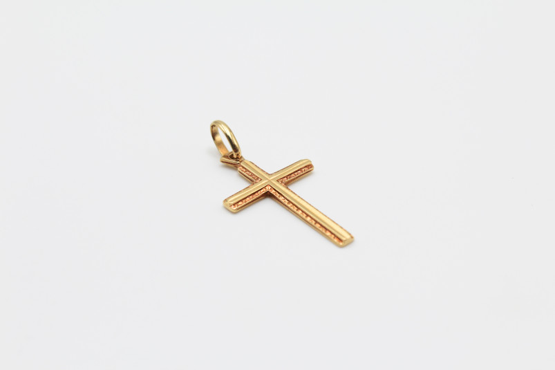 Cruz de oro de 18k. de segunda mano. Joyería de ocasión | ROYALHYSTERIA