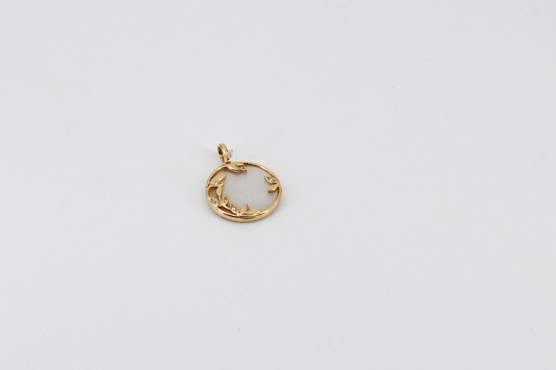 Colgante de oro de 18k. de segunda mano. Joyería de ocasión | ROYALHYSTERIA