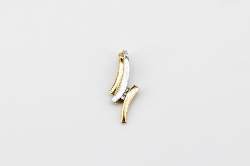 Colgante de oro combinado de 18k. de segunda mano. Joyería de ocasión | ROYALHYSTERIA
