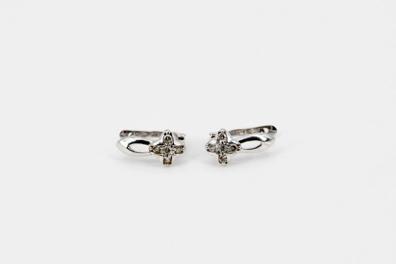 Pendiente de oro blanco de 18k. de segunda mano. Joyería de ocasión | ROYALHYSTERIA