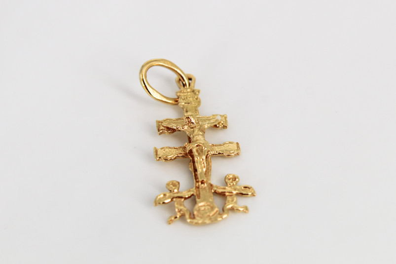 Cruz de oro de 18k. de segunda mano. Joyería de ocasión | ROYALHYSTERIA