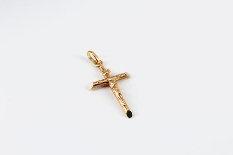 Cruz de oro de 18k. de segunda mano. Joyería de ocasión | ROYALHYSTERIA