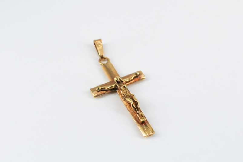 Cruz de oro de 18k. de segunda mano. Joyería de ocasión | ROYALHYSTERIA